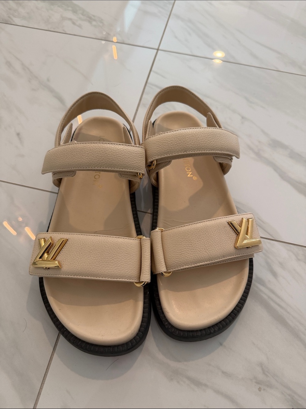 Louis Vuitton Sunset Flat Comfort Sandal - beige size 38.5